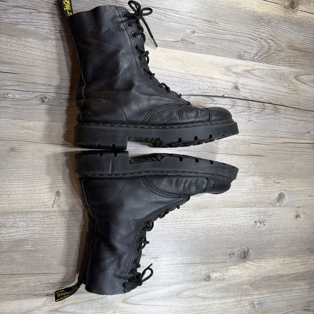 Dr. Martens ORIGINAL 10934 10 EYE Mens Size 8 Black Smooth Leather Boots CAP TOE